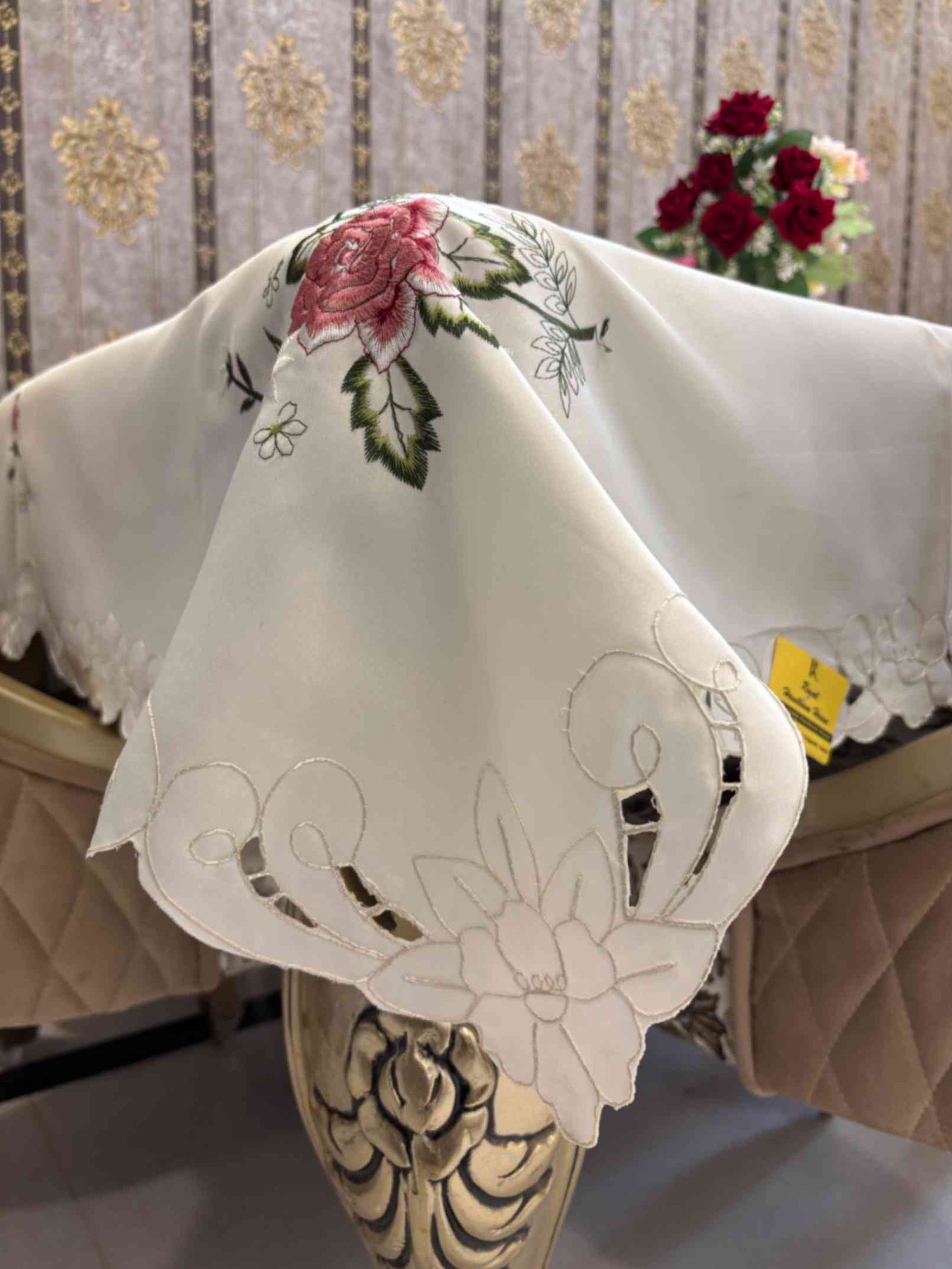Elegant Embroidered Floral Tablecloth Elegant Embroidered Floral Tablecloth