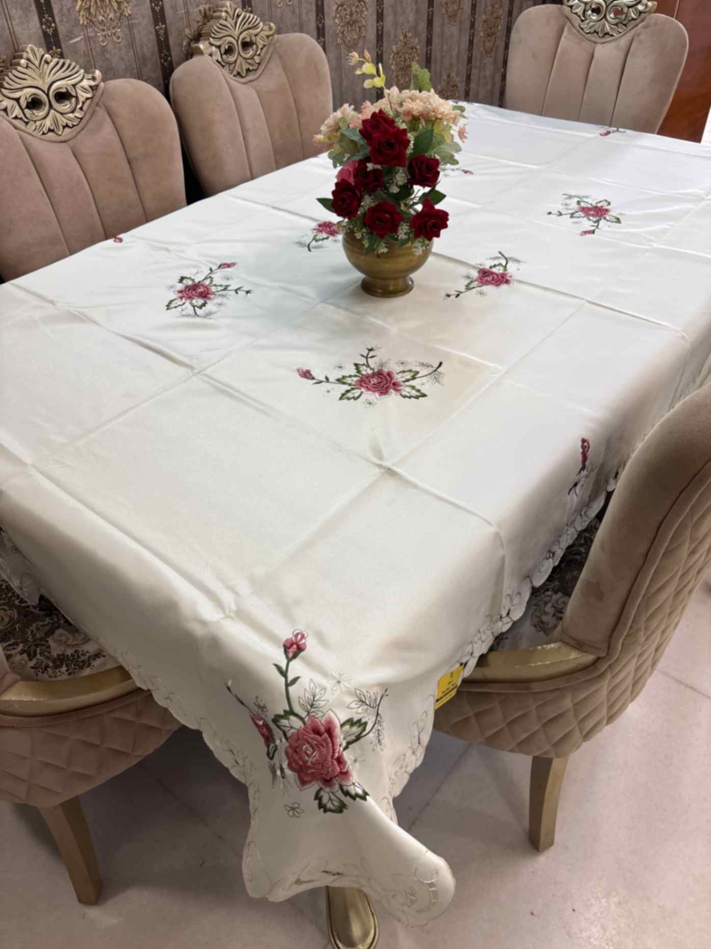Elegant Embroidered Floral Tablecloth Elegant Embroidered Floral Tablecloth