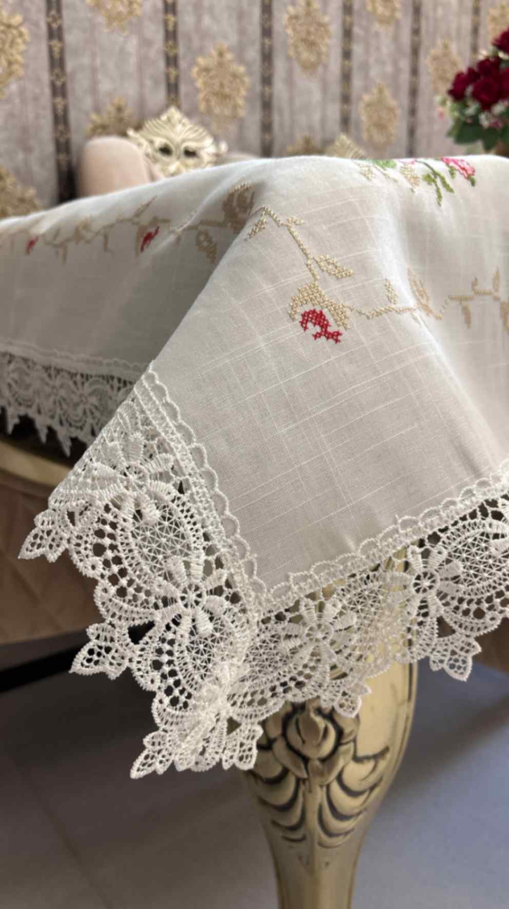 White Floral Embroidered Tablecloth with Lace Edges White Floral Embroidered Tablecloth with Lace Edges